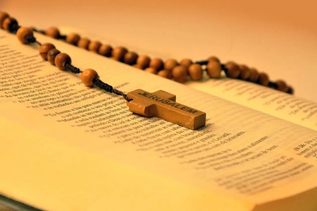 Terço da Misericordia como Rezar?